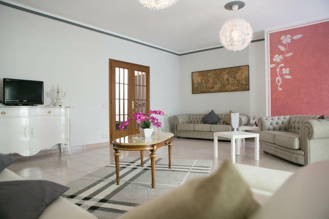 Affitta Camere The Queen Ispica Exterior photo